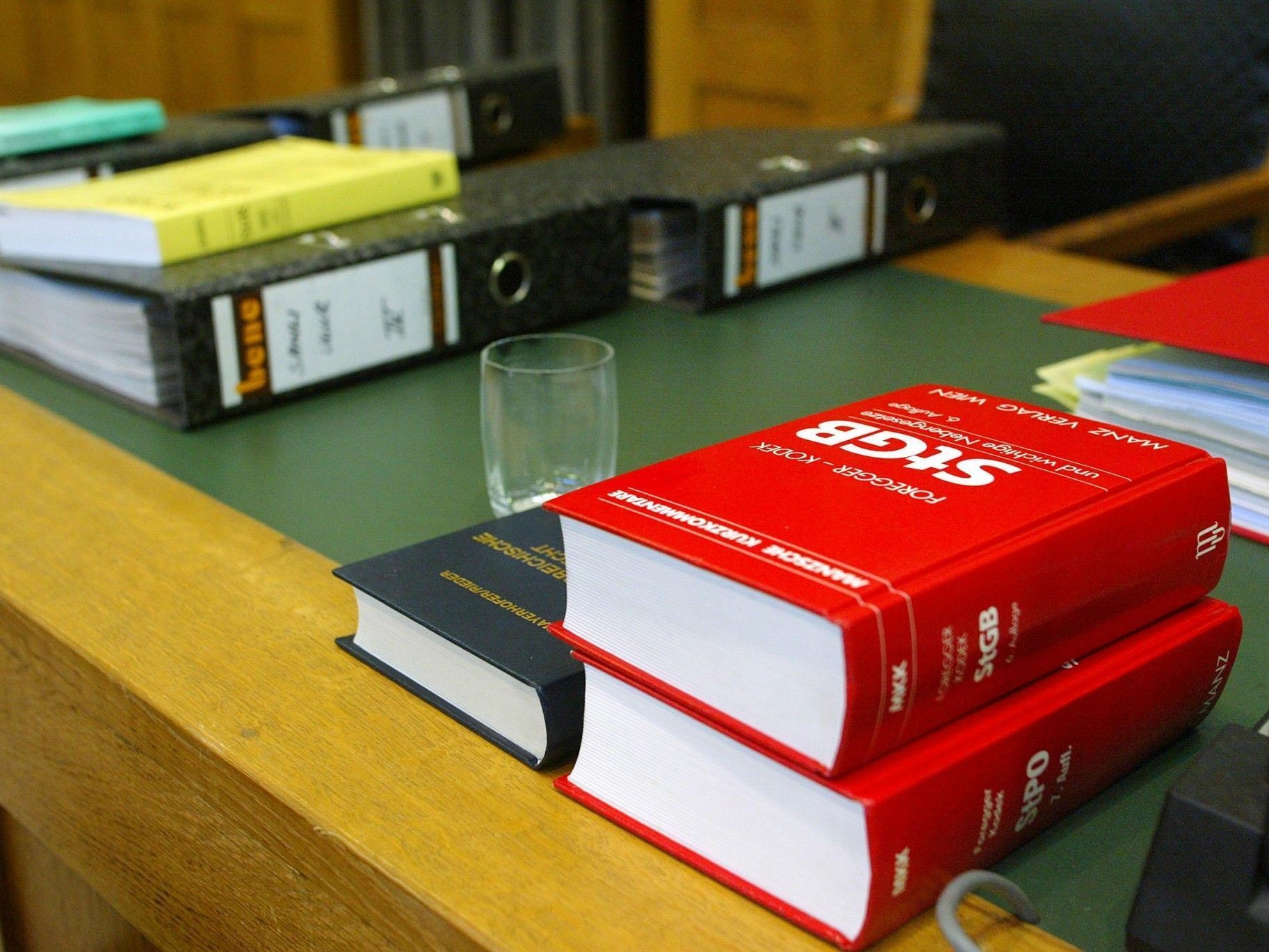Verdächtige im Alter von 78, 73 und 72 Jahren befinden sich in der Innsbrucker Justizanstalt Verdächtige im Alter von 78, 73 und 72 Jahren befinden sich in der Innsbrucker Justizanstalt