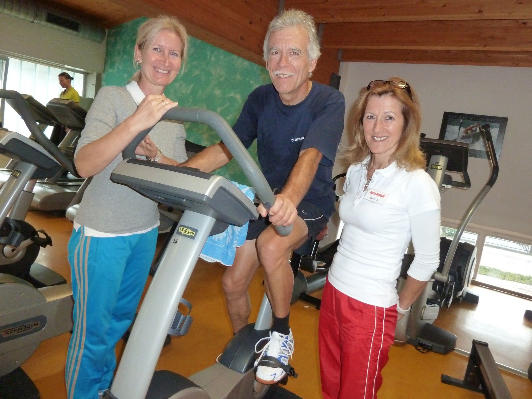 Annette und Doris Branner mit Wilfried Blanchet. Annette und Doris Branner mit Wilfried Blanchet.