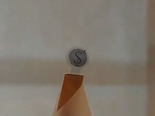 Bisher kann die Linse nur das Dollar-Zeichen anzeigen. Bisher kann die Linse nur das Dollar-Zeichen anzeigen.
