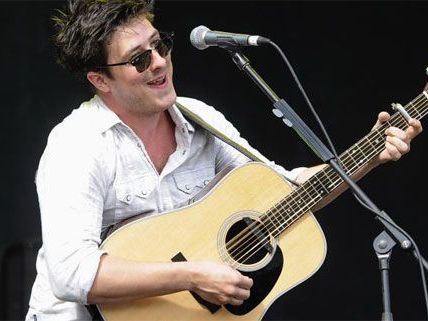 Marcus Mumford und "Mumford & Sons" kommen für ein Konzert nach Wien.