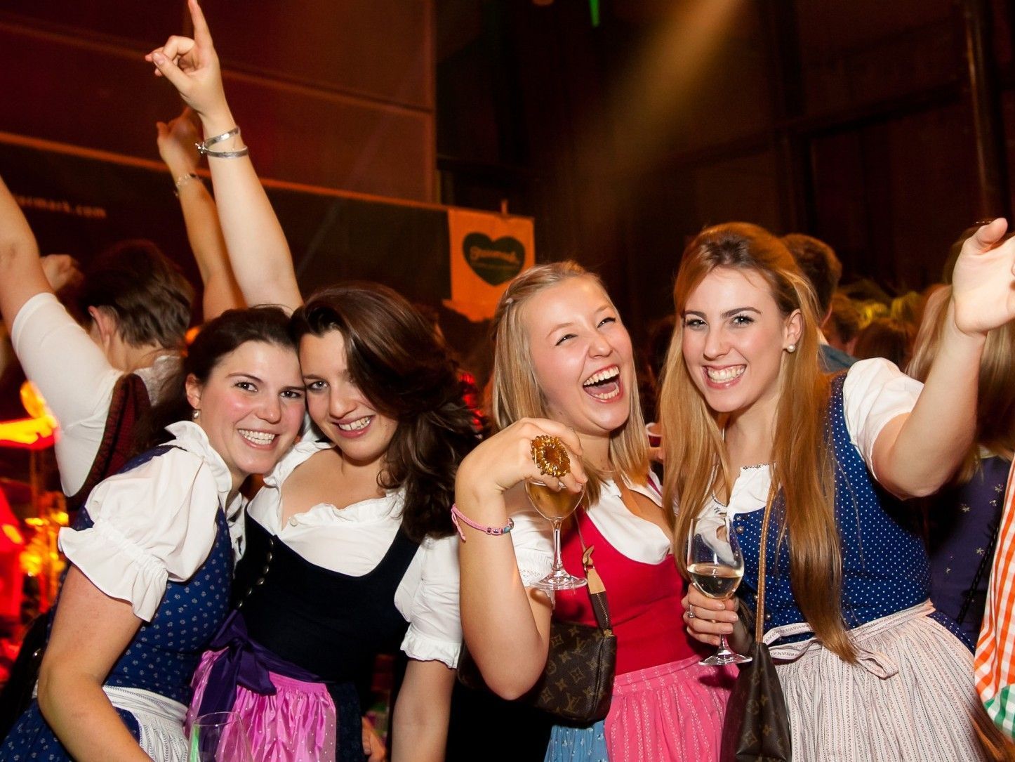Wir verlosen 1x2 Tickets für den Steirerball am 11.1.2013 in der Wiener Hofburg. Wir verlosen 1x2 Tickets für den Steirerball am 11.1.2013 in der Wiener Hofburg.
