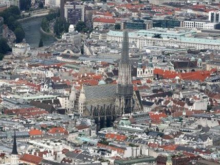 Harald Havas erweist sich als leidenschaftlicher Sammler kurioser Fakten über Wien. Harald Havas erweist sich als leidenschaftlicher Sammler kurioser Fakten über Wien.