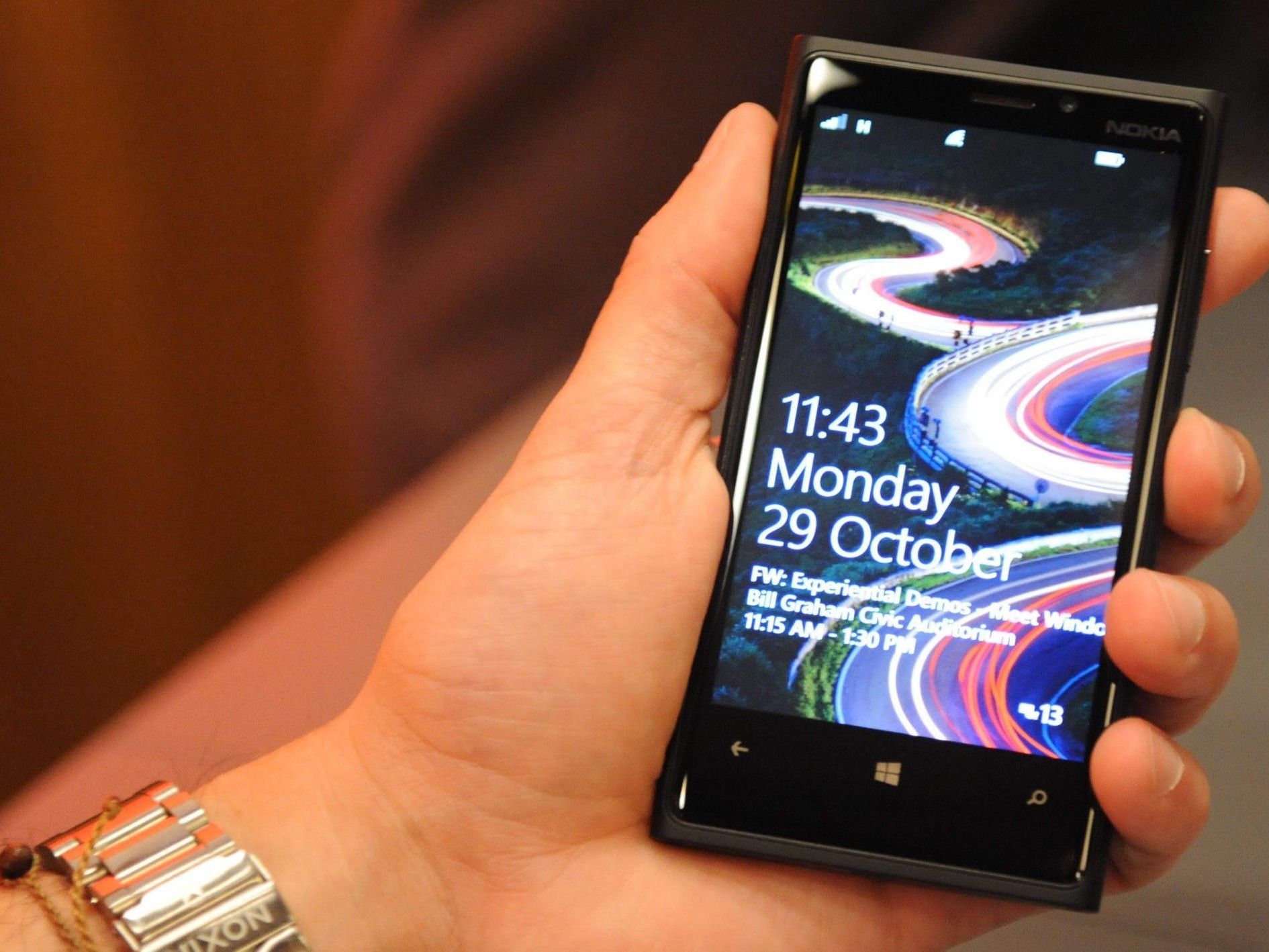 Microsoft will Windows Phone mit allen Mitteln verbreiten. Microsoft will Windows Phone mit allen Mitteln verbreiten.