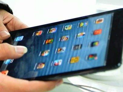 Laut einer gut informierten Tech-Seite wird das iPad 5 noch dünner. Laut einer gut informierten Tech-Seite wird das iPad 5 noch dünner.