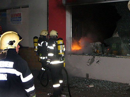 Anschläge auf türkische Kultureinrichtungen häufen sich Anschläge auf türkische Kultureinrichtungen häufen sich