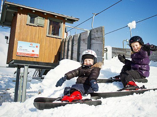 Das Skigebiet Schetteregg gestaltete in „Familien-Workshops“ das aktuelle Kinderleitsystem sowie das Ferienprogramm. Das Skigebiet Schetteregg gestaltete in „Familien-Workshops“ das aktuelle Kinderleitsystem sowie das Ferienprogramm.