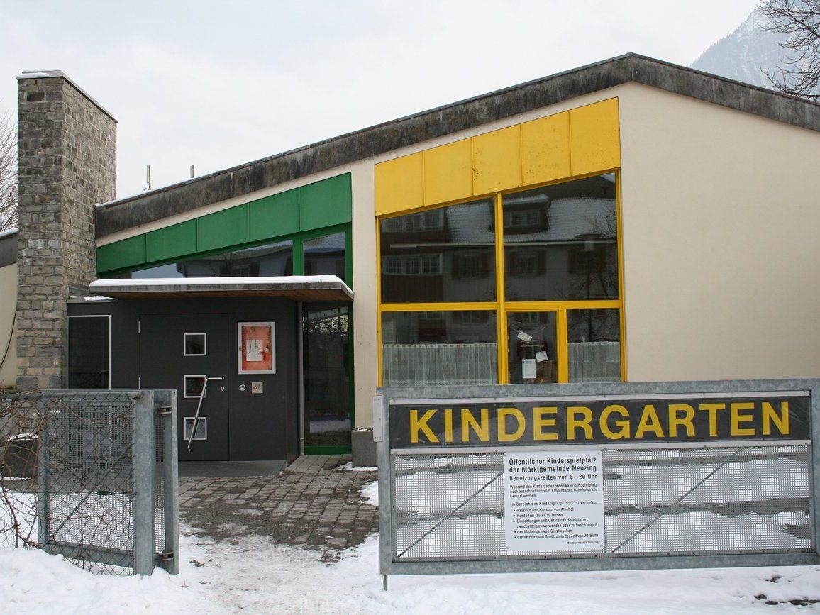 Der Kindergarten in der Bahnhofstraße wird erweitert. Der Kindergarten in der Bahnhofstraße wird erweitert.