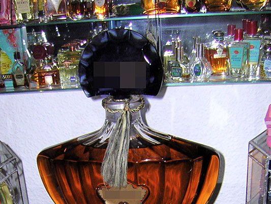 Auf Luxus-Parfums hatte es ein Dieb in der Innenstadt abgesehen Auf Luxus-Parfums hatte es ein Dieb in der Innenstadt abgesehen