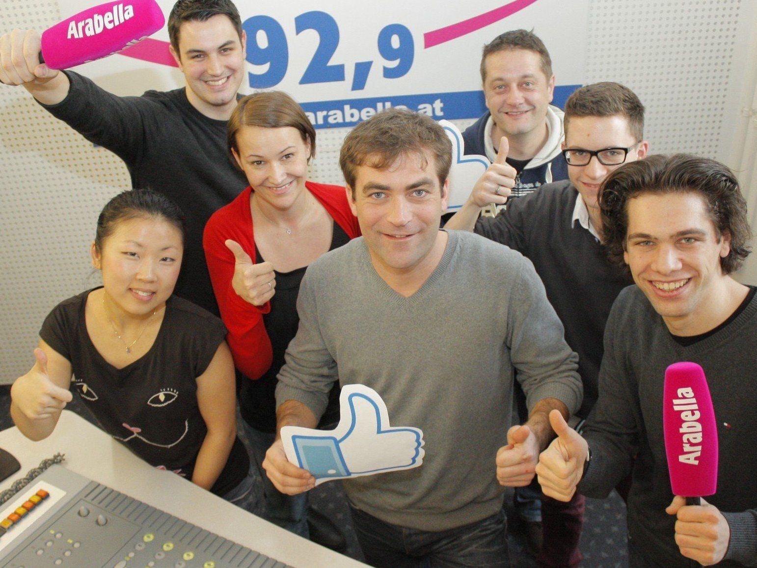 Radio Arabella ist an der Spitze am Privatradiomarkt. Radio Arabella ist an der Spitze am Privatradiomarkt.