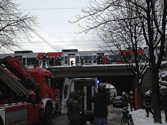 Nach der S45-Zugkollision: Großeinsatz in vollem Gange Nach der S45-Zugkollision: Großeinsatz in vollem Gange