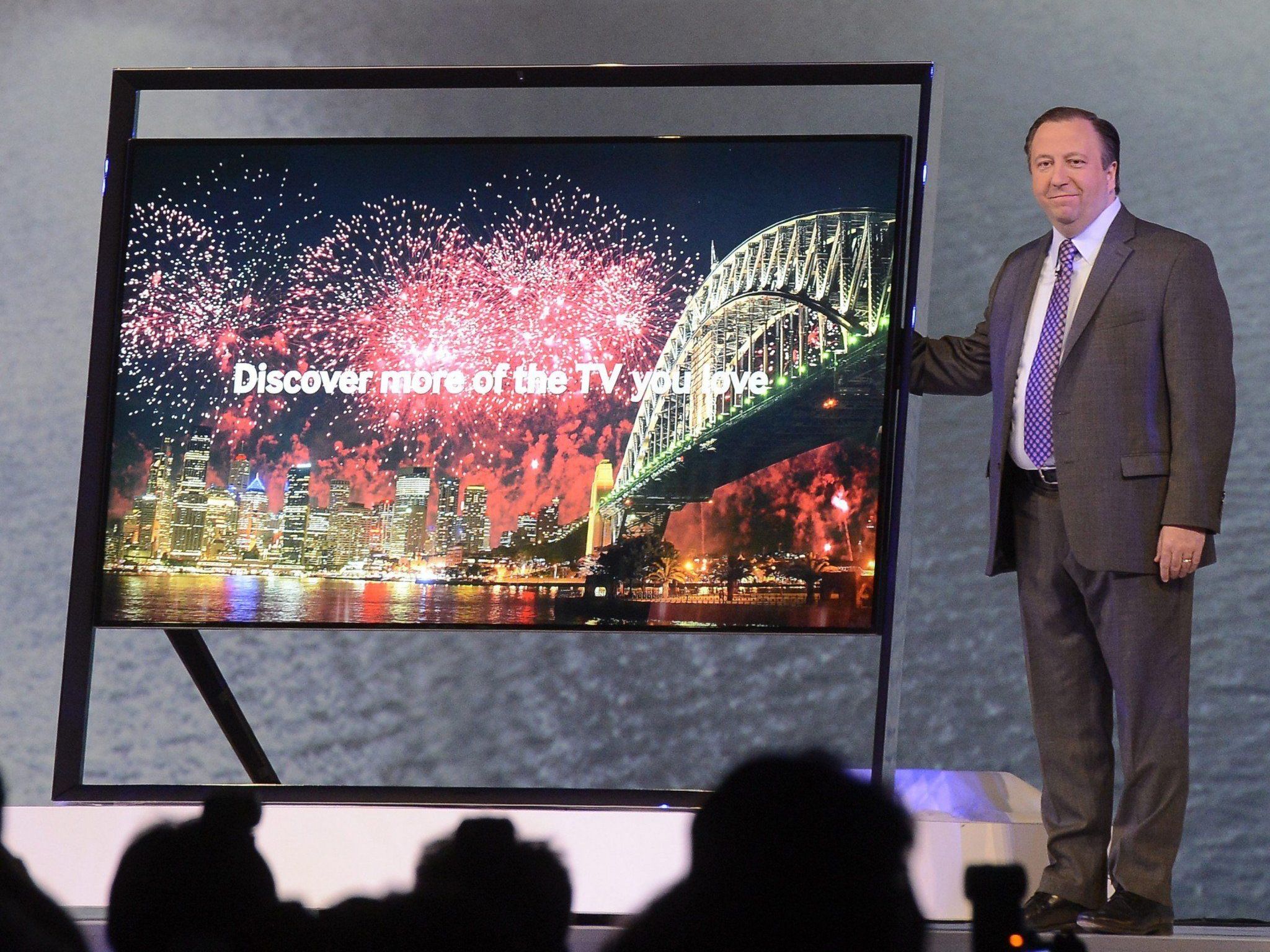 Ein neuer UHD-Fernseher von Samsung vorgestellt auf der CES in Las Vegas. Ein neuer UHD-Fernseher von Samsung vorgestellt auf der CES in Las Vegas.