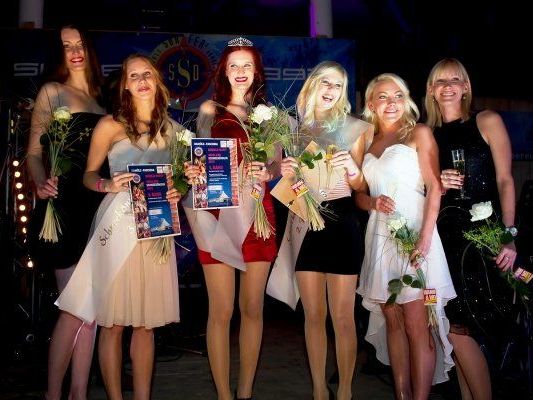 Die Teilnehmerinnen der letztjährigen Wahl, bei der Jacqueline Pichler als souveräne Siegerin gekürt wurde. Die Teilnehmerinnen der letztjährigen Wahl, bei der Jacqueline Pichler als souveräne Siegerin gekürt wurde.