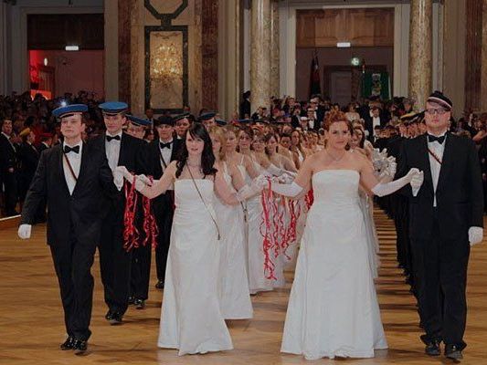 Beim WKR-Ball 2012 - heuer heißt er "Akademikerball"