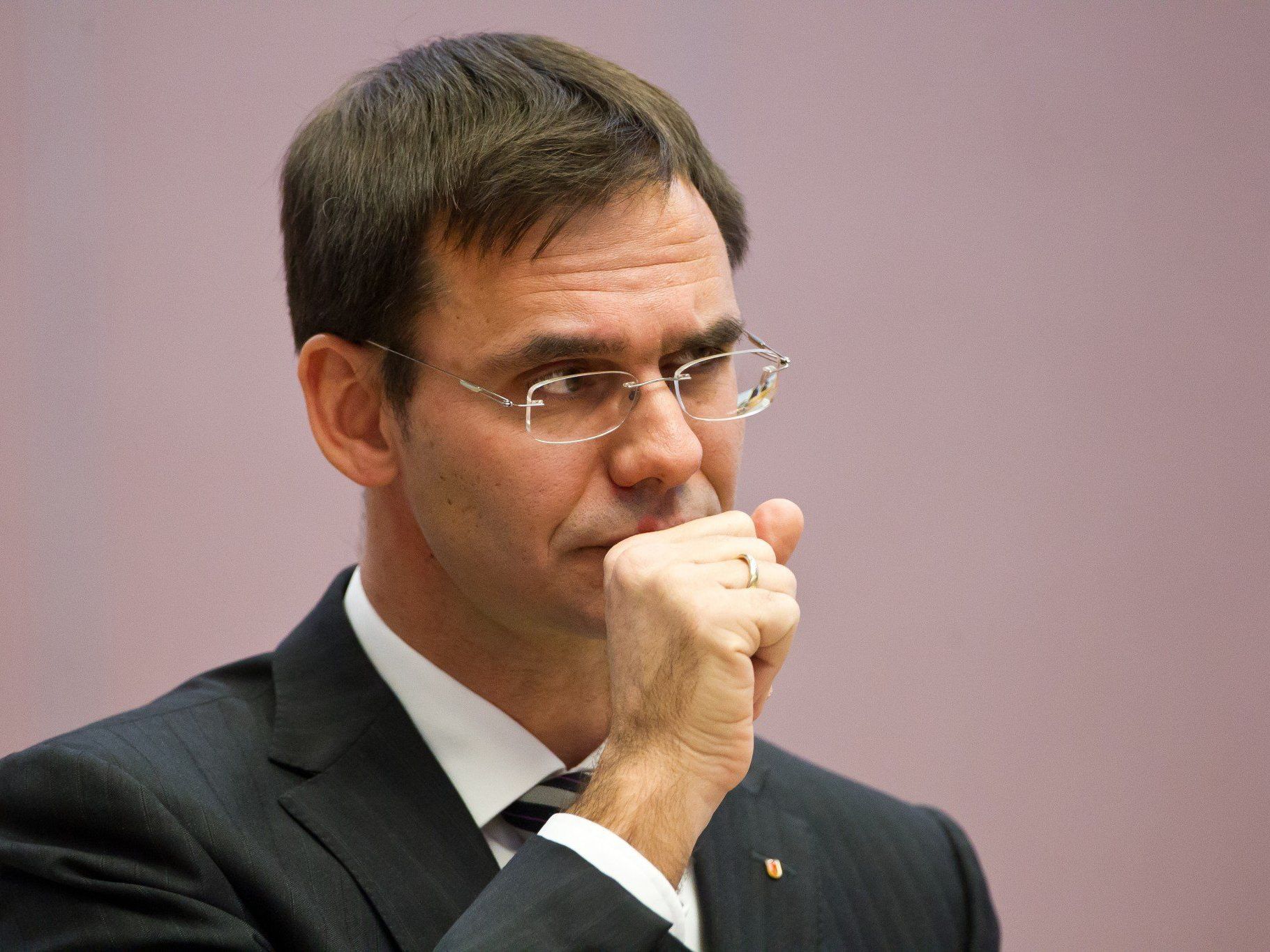 LH Wallner: "Jungen Menschen eine Perspektive bieten und die Interessen des Landes wahren". LH Wallner: "Jungen Menschen eine Perspektive bieten und die Interessen des Landes wahren".