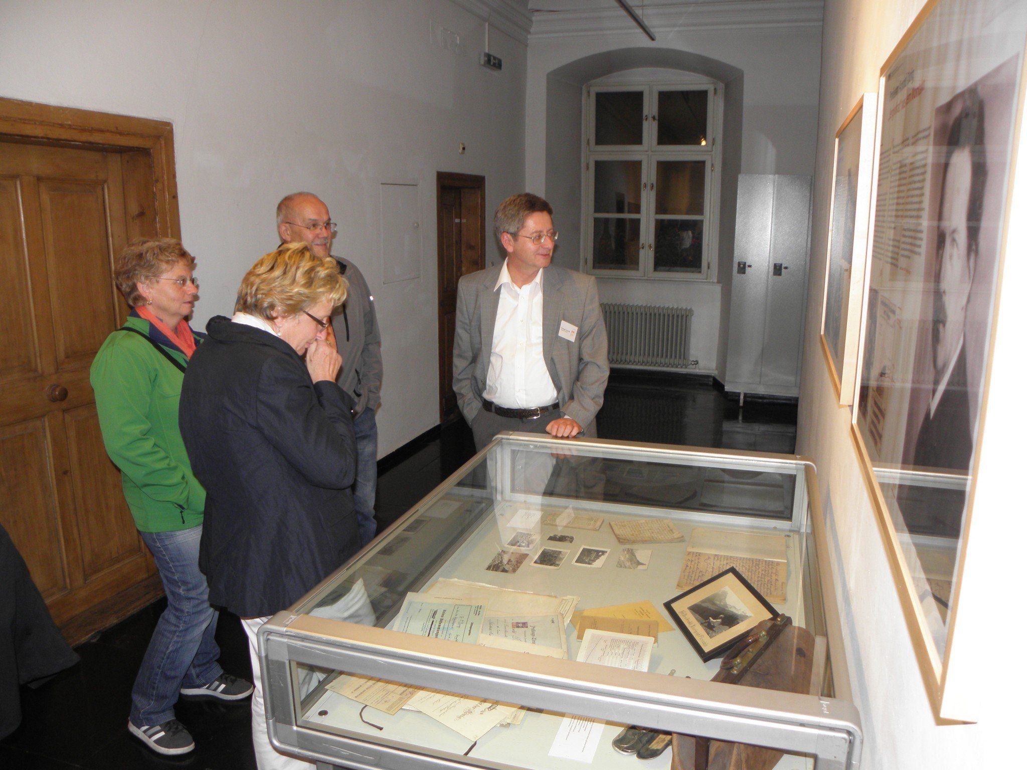 Die aktuelle Ausstellung im Nenzinger Wolfhaus-Dachboden beschäftigt sich mit der Arbeit von Hebamme Anna Geiger.