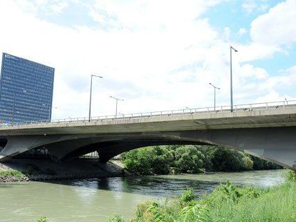 Die Wiener Tangentenbrücke fällt doch nicht unter Denkmalschutz. Die Wiener Tangentenbrücke fällt doch nicht unter Denkmalschutz.