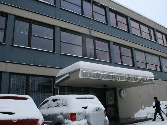 Noch liegen die Erweiterungspläne für das Lauteracher Gymnasium auf Eis. Noch liegen die Erweiterungspläne für das Lauteracher Gymnasium auf Eis.