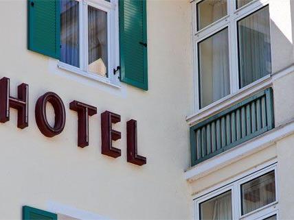 Hotel in Margareten überfallen: Die Täter konnten mit Bargeld flüchten.