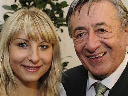 Lugner und Katzi gehen auch heuer gemeinsam auf den Opernball. Lugner und Katzi gehen auch heuer gemeinsam auf den Opernball.