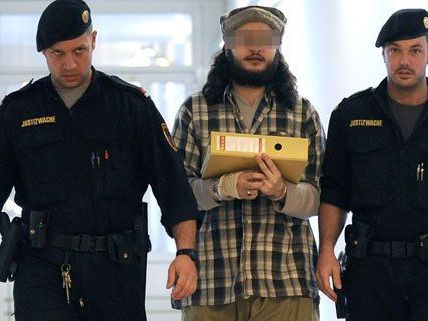 Mohamed M., hier vor seinem Prozess in Wien 2008, steht weiterhin unter Beobachtung. Mohamed M., hier vor seinem Prozess in Wien 2008, steht weiterhin unter Beobachtung.