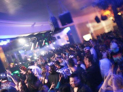 Auf der Suche nach dem Partyflirt kommt - zumindest für Wiener - Facebook zu Hilfe. Auf der Suche nach dem Partyflirt kommt - zumindest für Wiener - Facebook zu Hilfe.