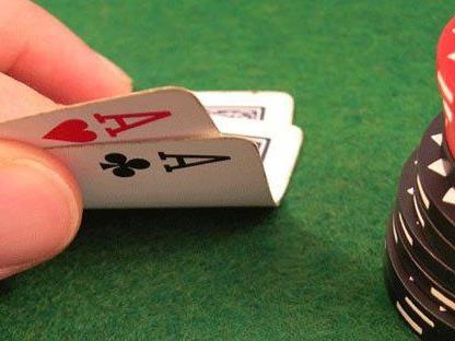 Sind Pokersalons in Österreichs nun illegal oder nicht? Es herrscht Unsicherheit.