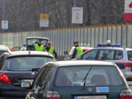 Am Donnerstagmorgen sorgte ein Verkehrsunfall in Wien-Penzing für Rückstau.