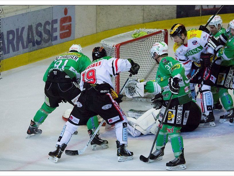 Eishockey-Action Eishockey-Action