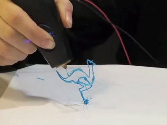 3Doodler ist der erste und einzige dreidimensionale Drucker-Stift. 3Doodler ist der erste und einzige dreidimensionale Drucker-Stift.