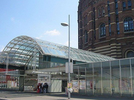 In einem WC vor dem Wiener Gasometer wurden dem Mann die Genitalien abgetrennt In einem WC vor dem Wiener Gasometer wurden dem Mann die Genitalien abgetrennt