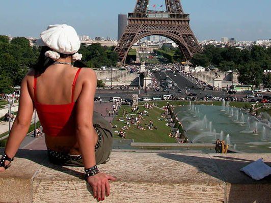 Das Hosenverbot für Pariserinnen ist nun endgültig aufgehoben worden. Das Hosenverbot für Pariserinnen ist nun endgültig aufgehoben worden.