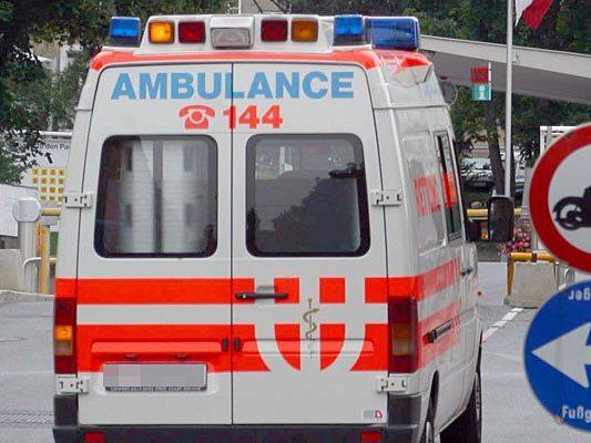Nach einem Unfall in Gänserndorf musste ein Schwerverletzter ins Spital