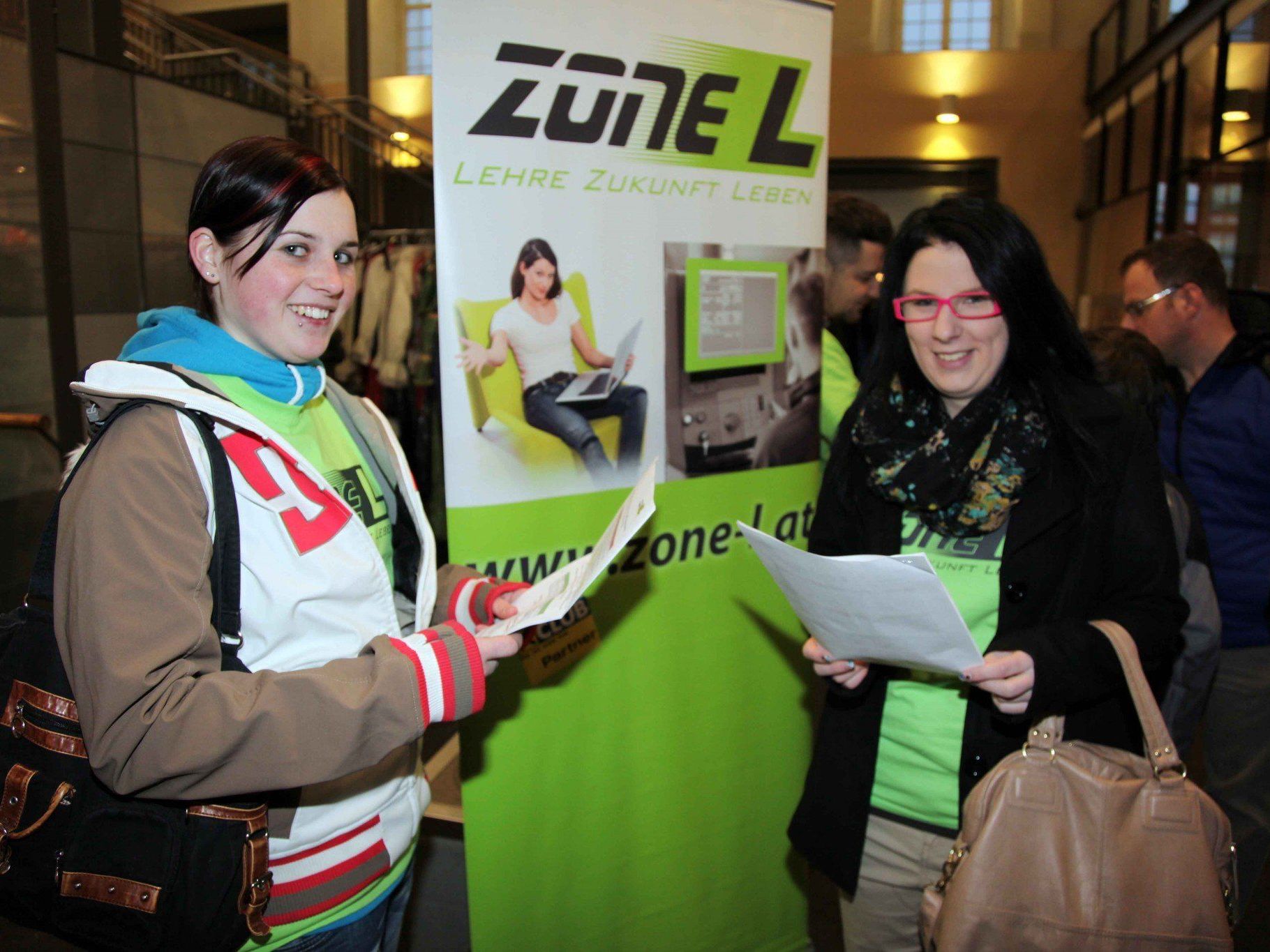 Zahlreiche Interessierte haben sich bei den „Zone L“-Betrieben hinter die Kulissen geblickt. Zahlreiche Interessierte haben sich bei den „Zone L“-Betrieben hinter die Kulissen geblickt.