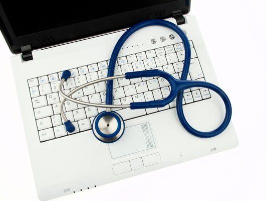 "Dr. Google" ist zweithäufigste Anlaufstelle für Gesundheitsfragen. "Dr. Google" ist zweithäufigste Anlaufstelle für Gesundheitsfragen.