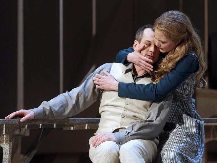 Liebe, Tragik, Humor: Smetanas "Die verkaufte Braut" in der Wiener Volksoper. Liebe, Tragik, Humor: Smetanas "Die verkaufte Braut" in der Wiener Volksoper.