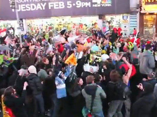 200 Menschen tanzten am New Yorker Times Square