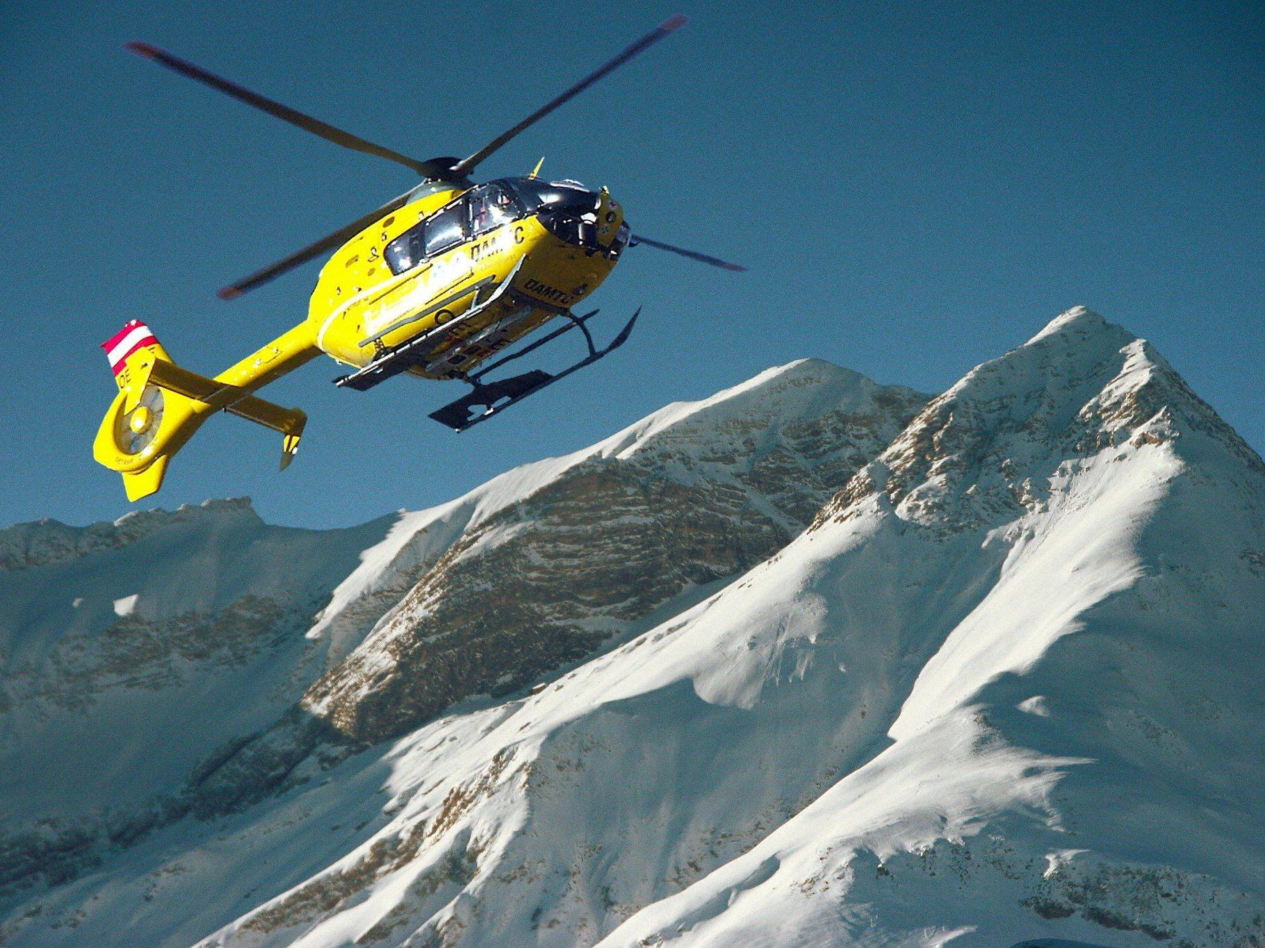 Der Verletzte wurde mit dem Rettungshubschrauber C6 ins Spital nach Salzburg geflogen.