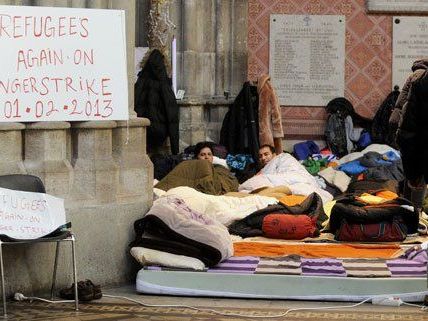 Die Flüchtlinge befinden sich seit Freitag wieder im Hungerstreik. Die Flüchtlinge befinden sich seit Freitag wieder im Hungerstreik.