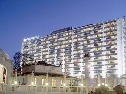 30 Meter höher als das Hotel soll der geplante Bau werden. 30 Meter höher als das Hotel soll der geplante Bau werden.