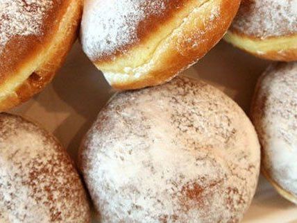 Am 9. Febraur werden auf sieben Wiener Märkten Gratis-Krapfen verteilt. Am 9. Febraur werden auf sieben Wiener Märkten Gratis-Krapfen verteilt.