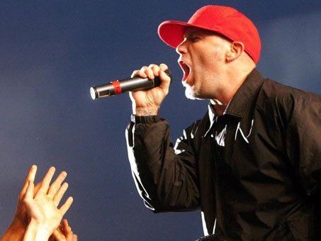 Limp Bizkit, Motörhead und Iron Maiden treten beim Seerock Festival 2013 auf. Limp Bizkit, Motörhead und Iron Maiden treten beim Seerock Festival 2013 auf.
