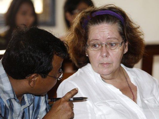Laut ihrem Anwalt ist Sandiford völlig verängstigt. Laut ihrem Anwalt ist Sandiford völlig verängstigt.