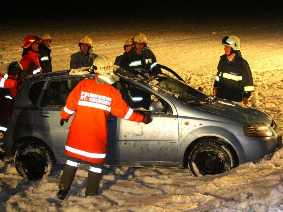 Wegen der neuerlichen Schneefälle kam es in Salzburg und Umgebung zu mehreren Unfällen.