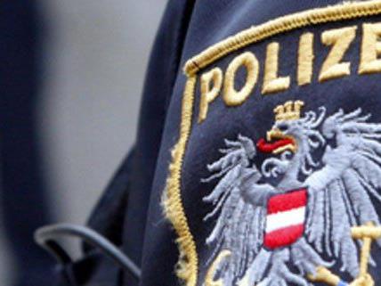 Trickdiebe hatten sich in der Wiener City als Polizisten ausgegeben.