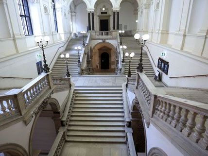 Natalia Zambrano Jaramillo schloss zwei Studien an der Universität Wien ab und soll nach 11 Jahren in Österreich zurück nach Kolumbien Natalia Zambrano Jaramillo schloss zwei Studien an der Universität Wien ab und soll nach 11 Jahren in Österreich zurück nach Kolumbien
