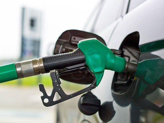 Bis 2020 soll der Anteil erneuerbarer Energie im Verkehrssektor auf 10% steigen. Bis 2020 soll der Anteil erneuerbarer Energie im Verkehrssektor auf 10% steigen.