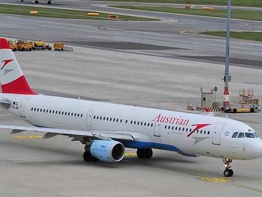 AUA-Maschine A321 auf dem Flughafen Wien-Schwechat AUA-Maschine A321 auf dem Flughafen Wien-Schwechat
