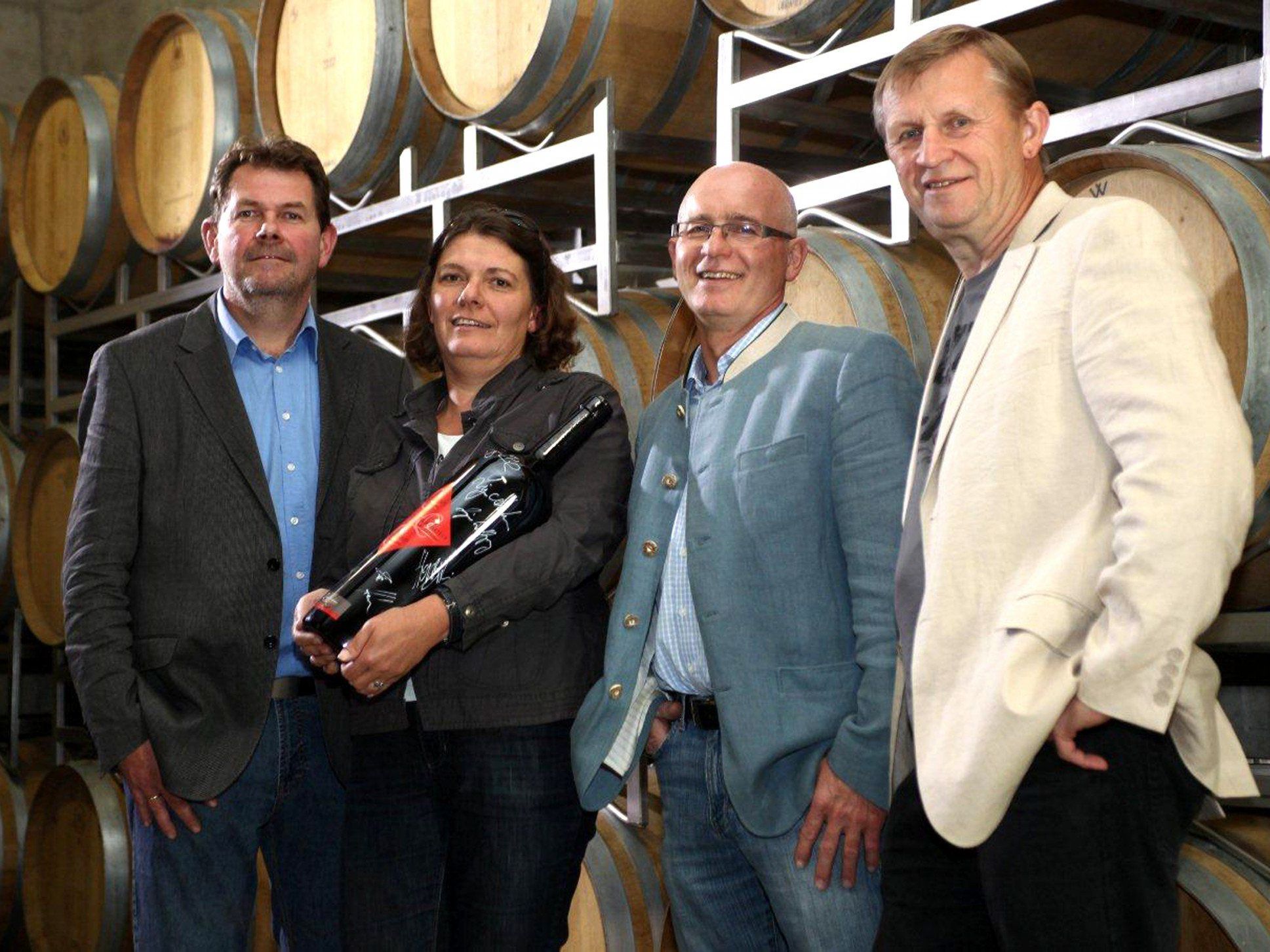 Das Donnerskirchner Weinquartett lädt zur Weinmesse in den Klauser Winzersaal. Das Donnerskirchner Weinquartett lädt zur Weinmesse in den Klauser Winzersaal.