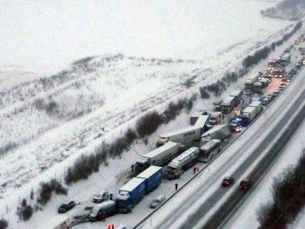 A1 nach Massenkarambolage wieder befahrbahr A1 nach Massenkarambolage wieder befahrbahr