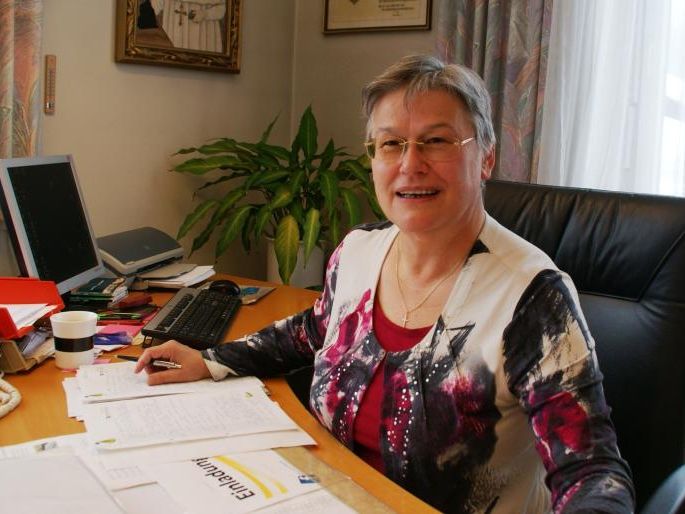 Bürgermeisterin Mag. Elisabeth Wicke im Gespräch über anstehende Bauvorhaben Bürgermeisterin Mag. Elisabeth Wicke im Gespräch über anstehende Bauvorhaben